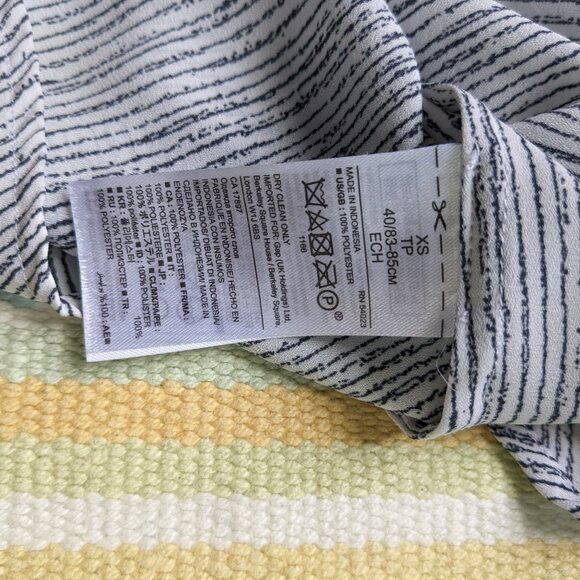 ⭐ Banana Republic button down blouse XS - Picture 9 of 12